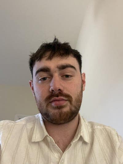 Professional Male seeks a double room Main Photo
