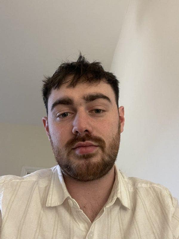 Professional Male seeks a double room Main Photo