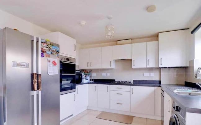Double  room near Lister hospital Main Photo
