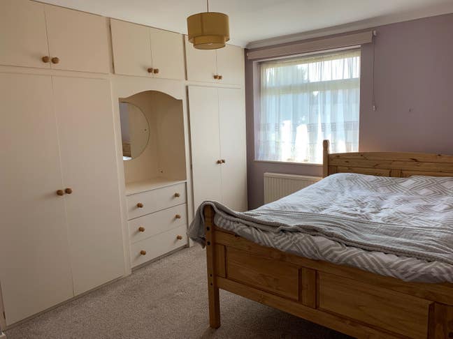 Two rooms available in Horley area Main Photo