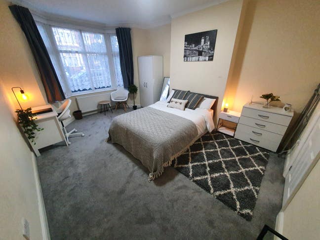 Spacious Double Ensuite | 7Min Walk to Station Main Photo