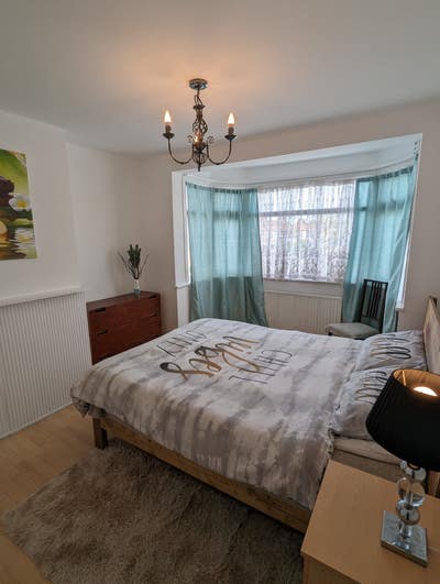 Double room in Edmonton Green with Gym access Main Photo