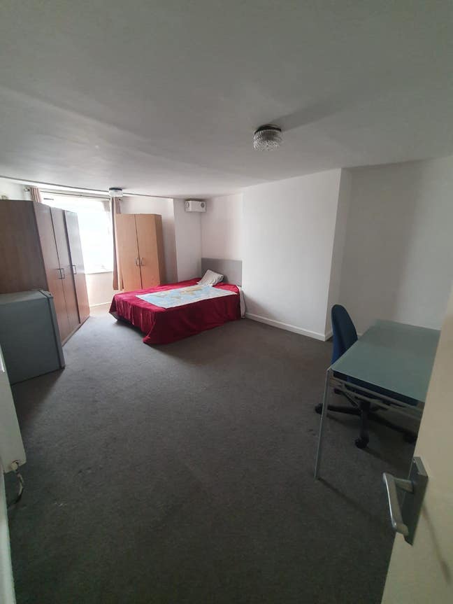 Flat to Rent in West Ealing Main Photo