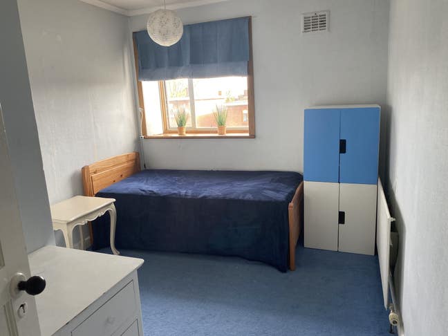 Big room in very quiet house with one flatmate. Main Photo