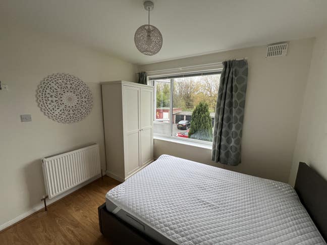 Flatshare Ensuite Double Room near Jephson Gardens Main Photo