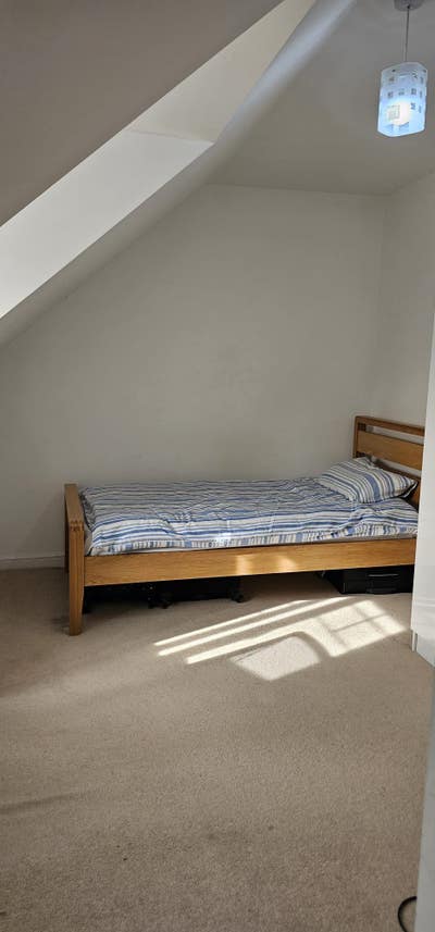 Bedroom to rent in a new build residential area Main Photo