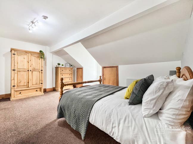 ! ! Refurbed Ensuite Double Rooms ! ! Last Room!! Main Photo