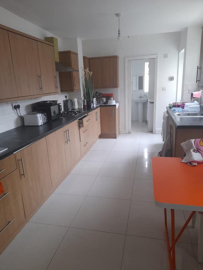 Double room to rent in East London Main Photo