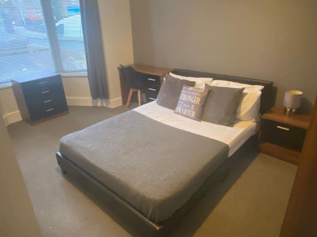 Double en-suite room available - Clifton Lane Main Photo