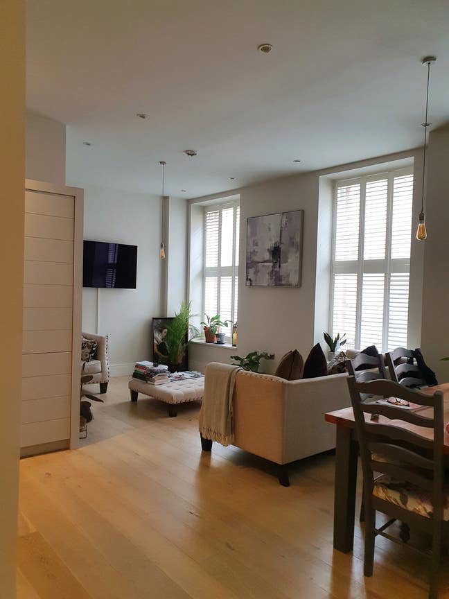 Spacious Double Room for rent in Georgian flat Main Photo