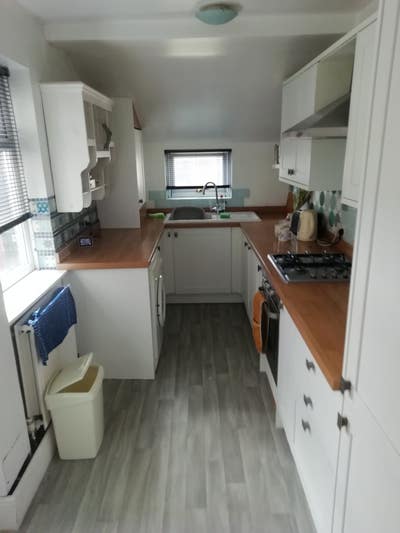 Comfortable, newly renovated, mid-terreid-terrace Main Photo