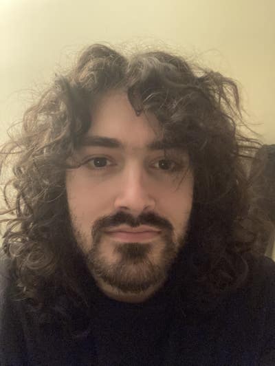 Professionals looking for room in shared house Main Photo