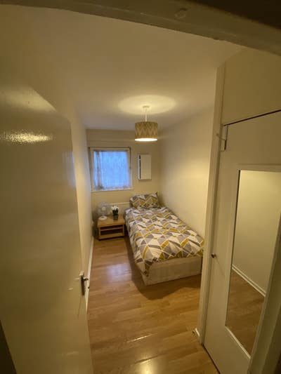 🎉Great New Single Room Close to Barons Court  Main Photo
