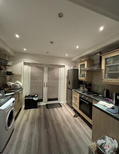 A SpareRoom Available Main Photo