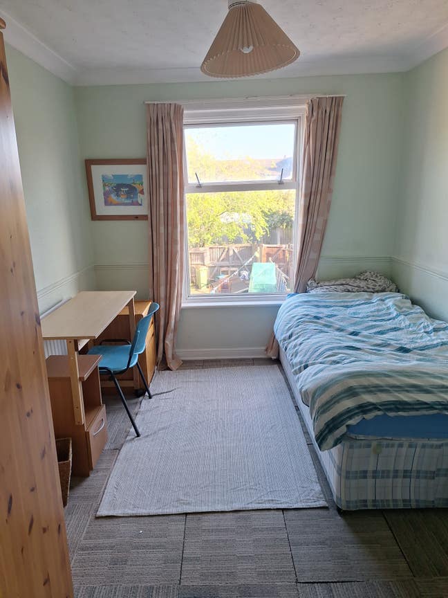 Room in shared house  Main Photo