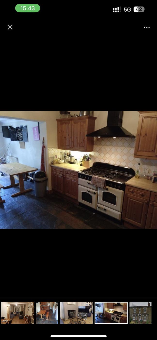 En-suite bedroom in character house all bills inc  Main Photo