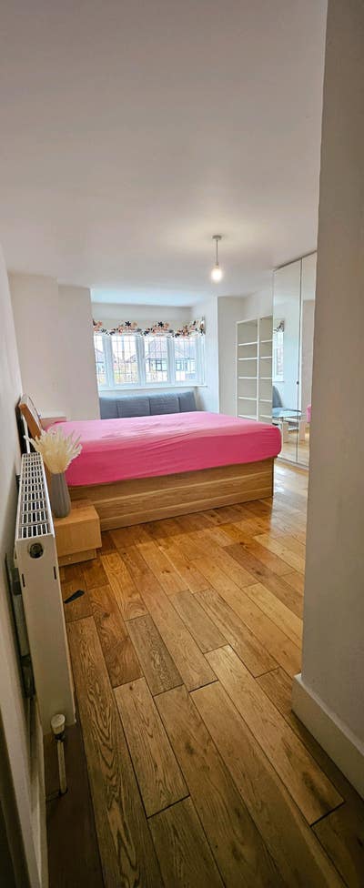 1 Luxury double bedroom with En-suite  Main Photo