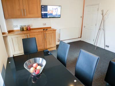 Great en-suite room available  Main Photo