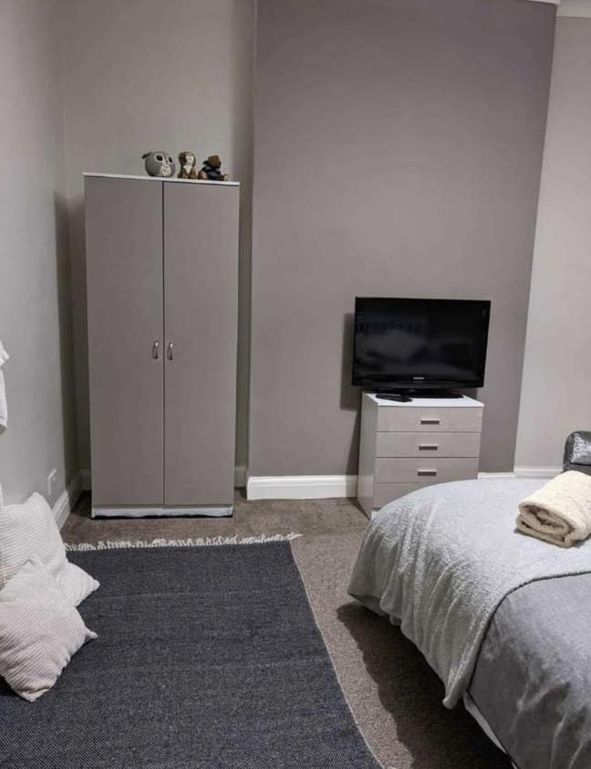 Double bedroom for single use Main Photo