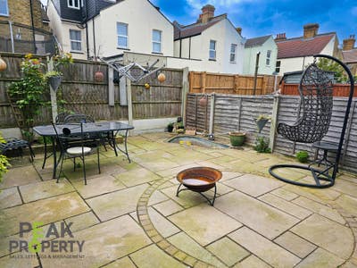1 DOUBLE room available - Napier Avenue  Main Photo