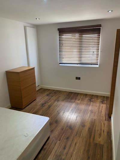 Double room available in East Ham Main Photo