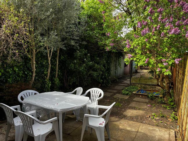 Room to rent in shared house  Main Photo