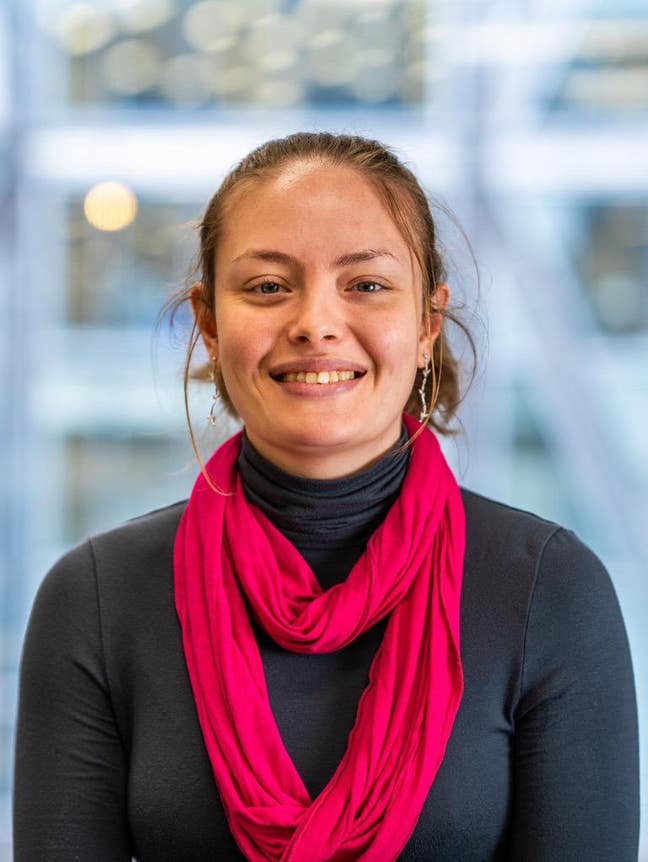 Two professionals seeking to buddy up! Main Photo