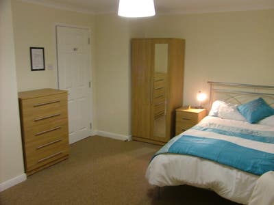 Beautiful ensuite for London, Uxbridge & Heathrow Main Photo