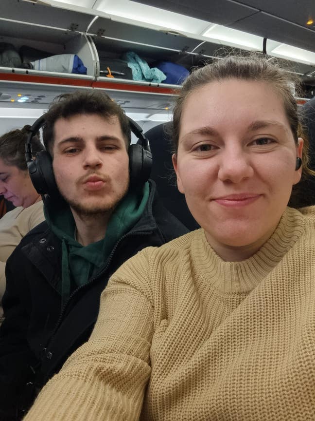 ASAP 🙃 LOOKING FOR A ROOM Main Photo