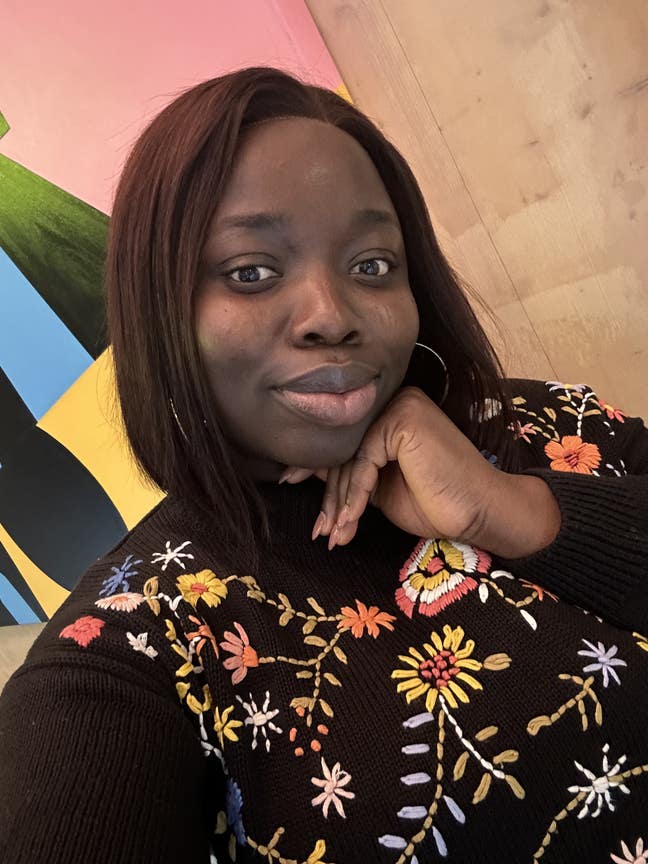 I am a professional female aged 34. I am look... Main Photo