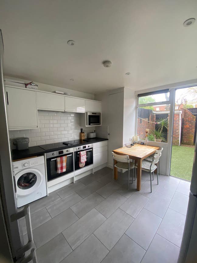 En-Suite Double Room Kitchenette Houseshare  Main Photo