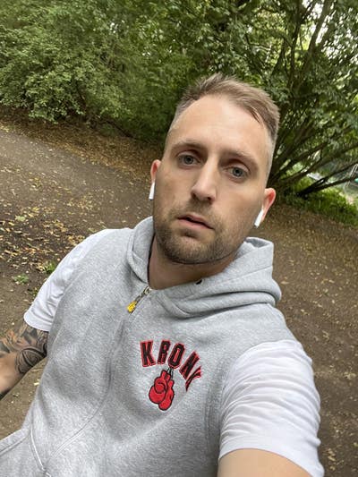 Room wanted for professional  Main Photo