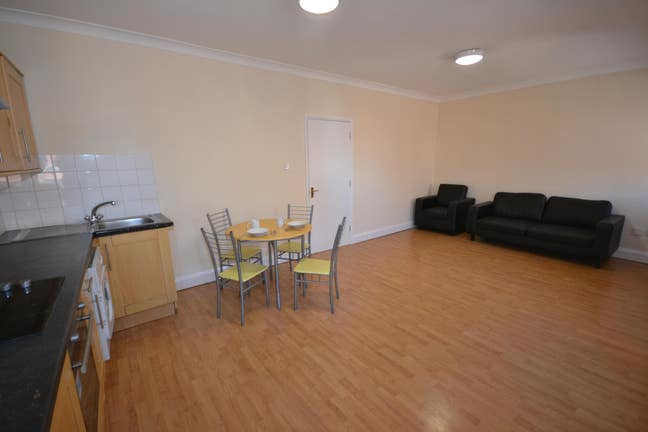 Spacious One Bedroom Apartment in Central Reading Main Photo