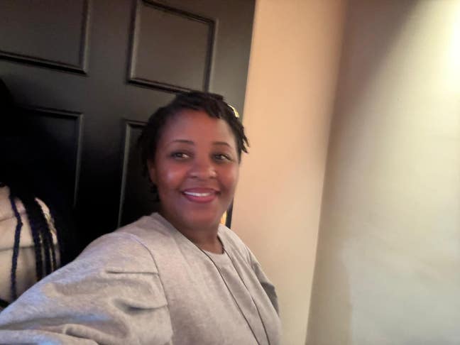 41 year old Female seeks a double room Main Photo