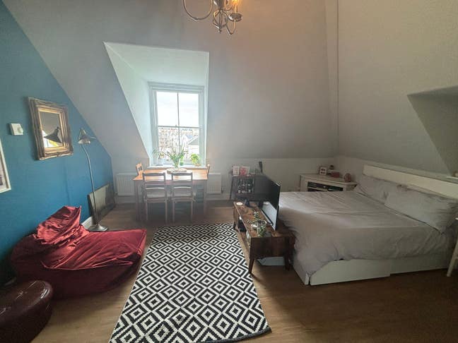 Studio with Separate Kitchen near Seafront Main Photo