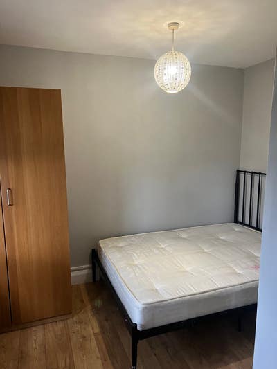 2 Double rooms in Hounslow/hanworth road Main Photo
