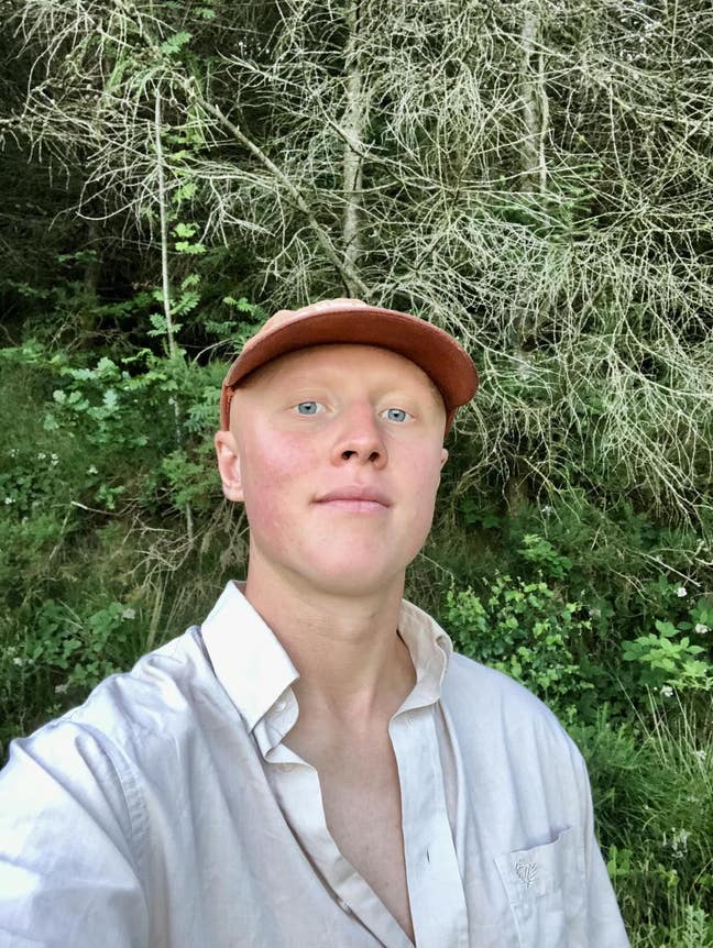 32 year old professional looking to rent Main Photo