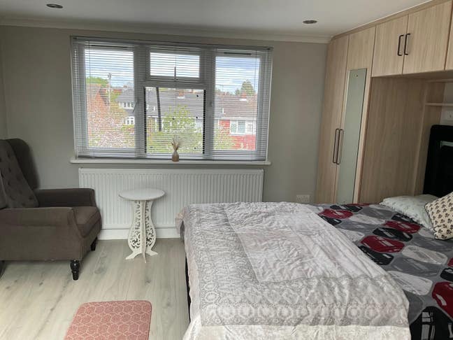 Newly built en-suite loft - price negotiable  Main Photo