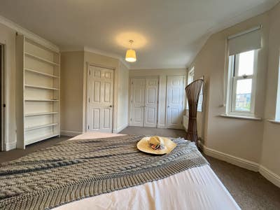 Two Ensuite Rooms Available in Ealing Broadway Main Photo