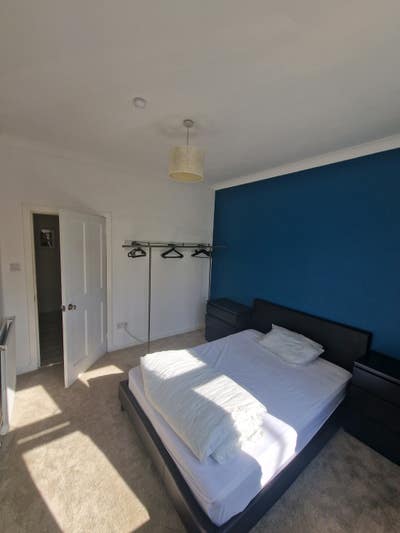 Spacious double room close to the city Main Photo