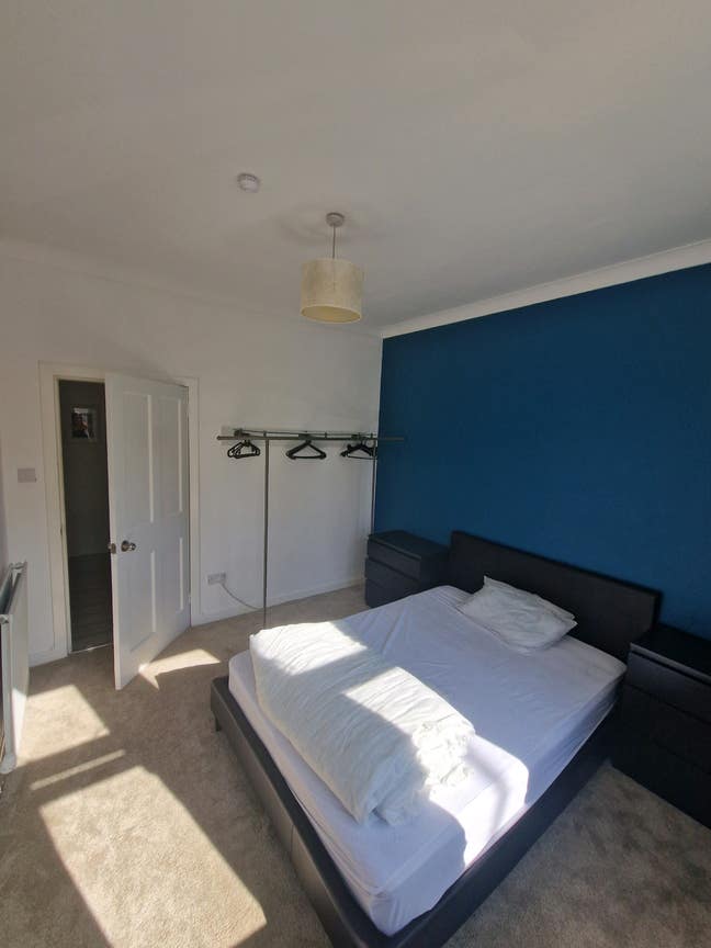 Spacious double room close to the city Main Photo