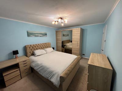 Dont miss this!! Several rooms to choose from!! Main Photo