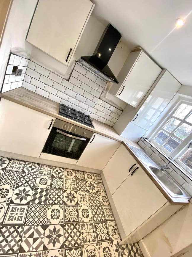 Ensuite room -5 mins from train station/centre Main Photo