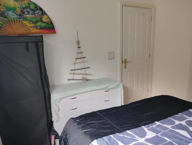 Double Room with own access to Bathroom Main Photo