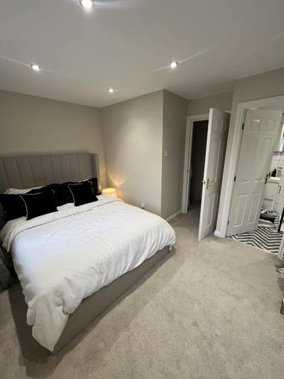 Housemate wanted in luxury home  Main Photo