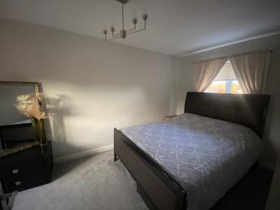 Modern Double Room Available! Main Photo