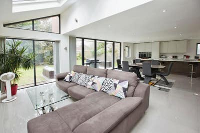 Rooms to let in modern bespoke House  Main Photo