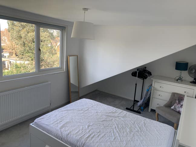 Room in beautiful house, close to Ealing Broadway Main Photo