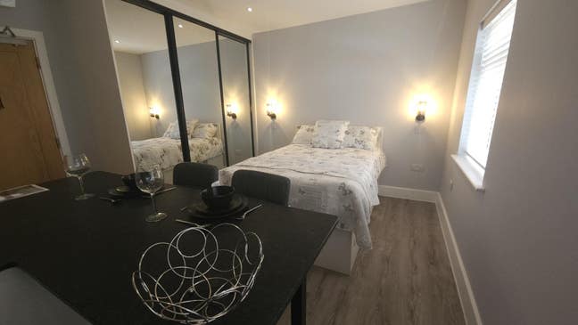 Luxurious Studio Bills inc Zero Deposit Option Main Photo