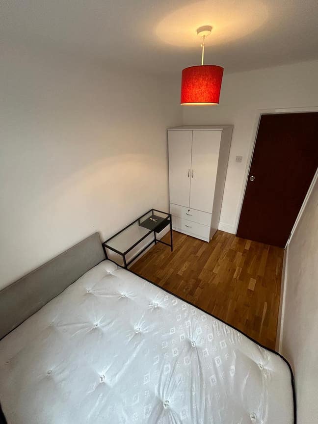 Prime Location Double Room Available Now Main Photo